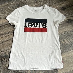 Levi’s T shirt